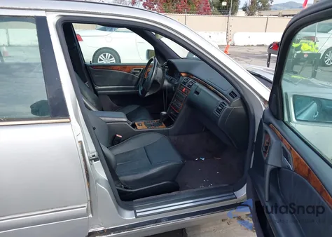 1998 Mercedes-Benz E 430 из США, поврежденный, VIN WDBJF70F2WA694711